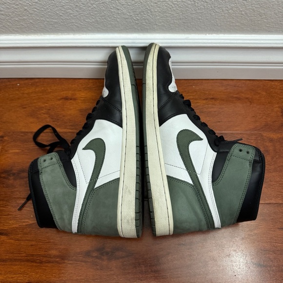 Jordan 1 Retro High Clay Green Size 11 - Picture 5 of 10